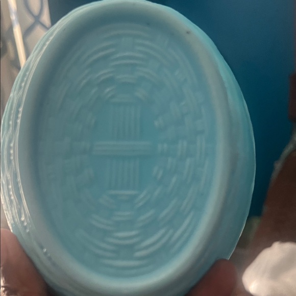 Light Blue milk glass hen on nest Westmoreland - Picture 4 of 4